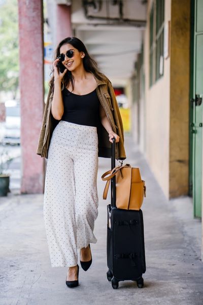 Old Money Travel Outfits